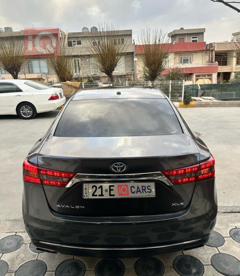 تويوتا أفالون